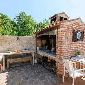 Tena , Porec Croazia